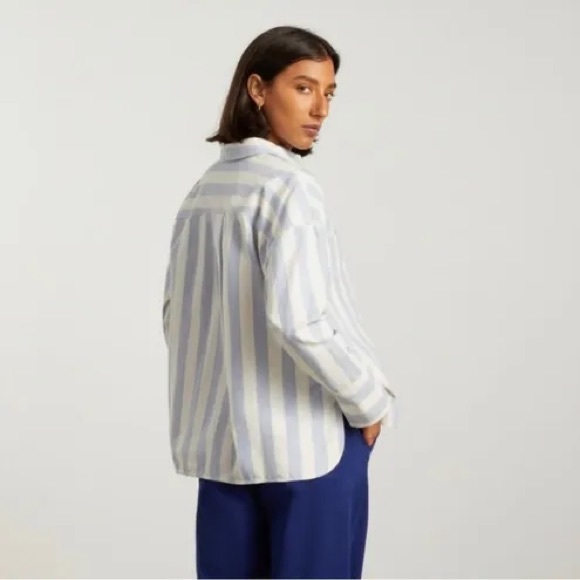 EVERLANE The Boxy Oxford in White/ Blue size Small and Medium. New with tag - Picture 3 of 9